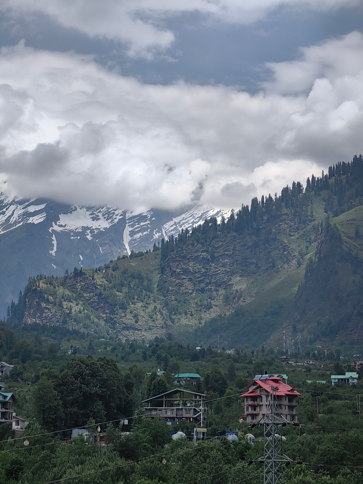 Morning drive through Kullu Valley's mountain towns and Himalayan roads
