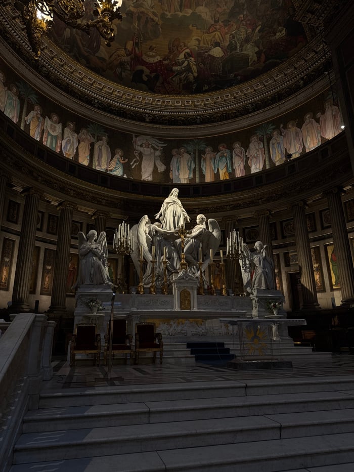 Tourist Photo Session Spans Major Paris Cultural Sites