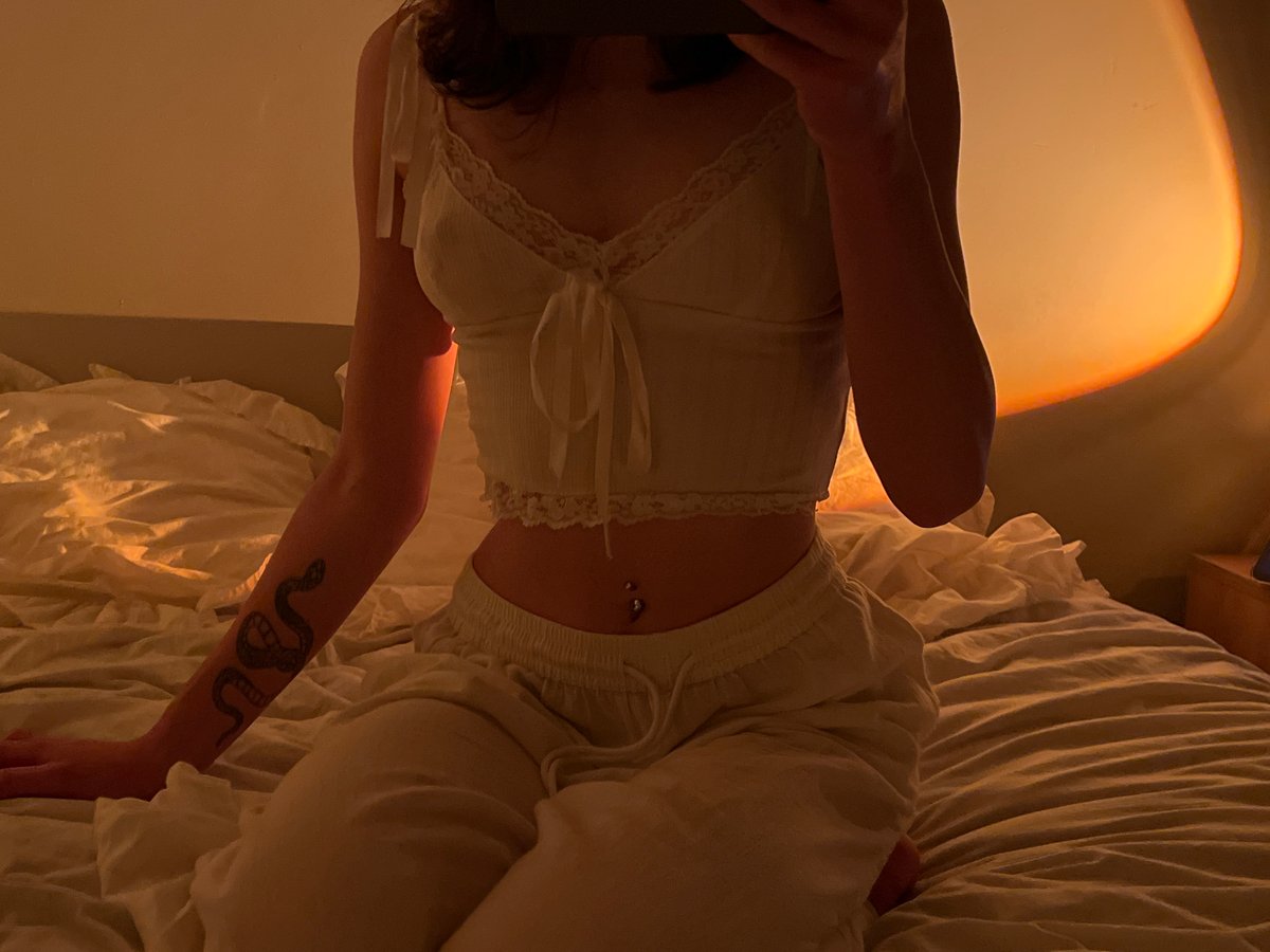 Evening photo session in white pajamas, Ternopil bedroom