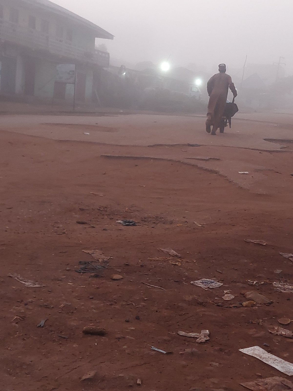 Early morning fog and daily activity observed in Bukuru