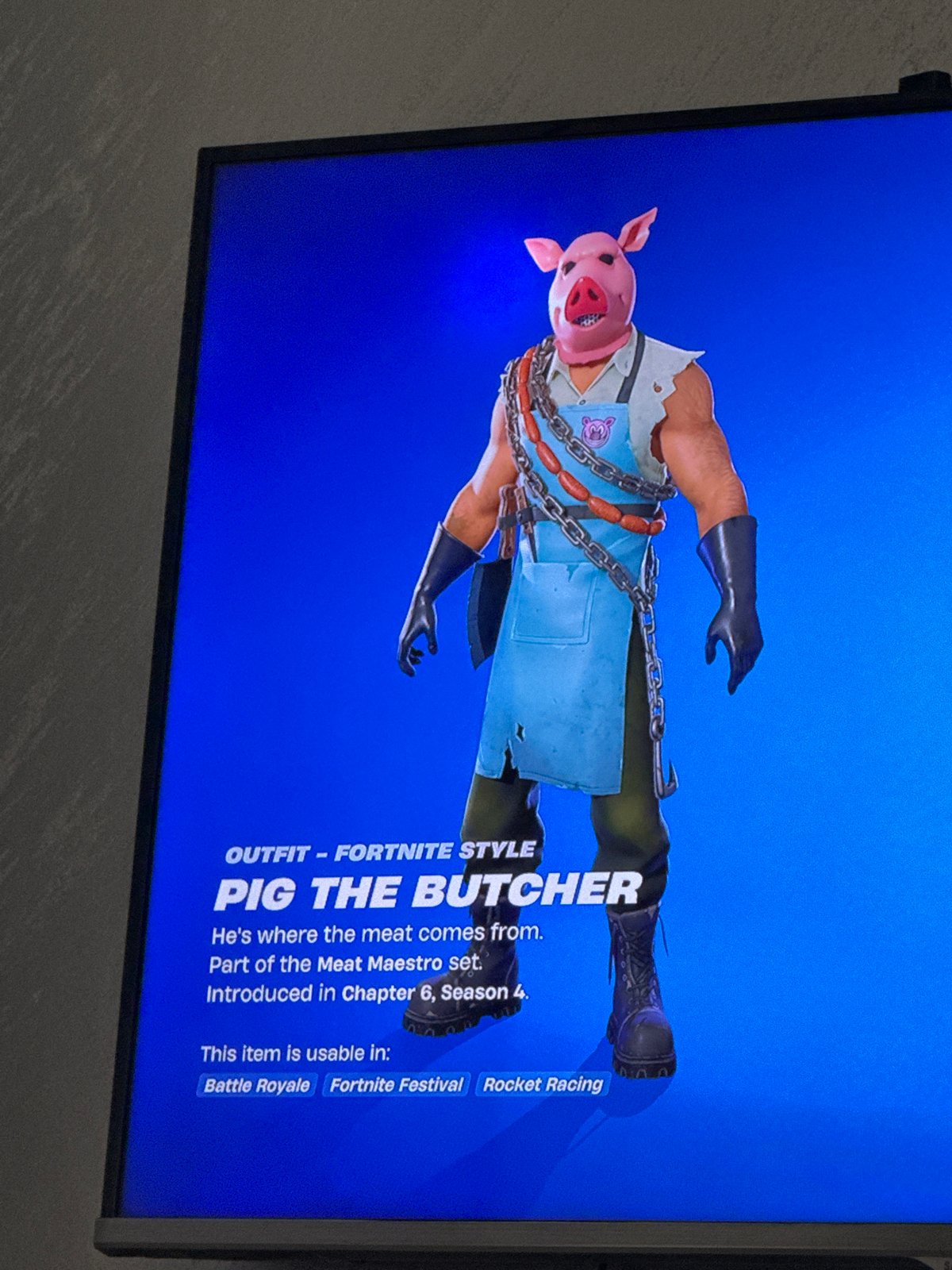 Gaming session combines Fortnite and Uno in Bulgarian village