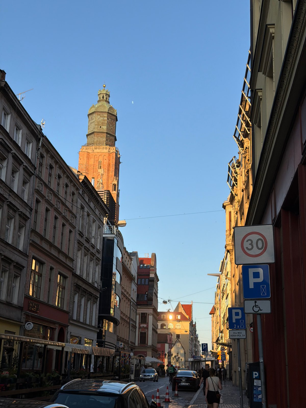 Golden hour in Wrocław: architecture, street life, and handpan