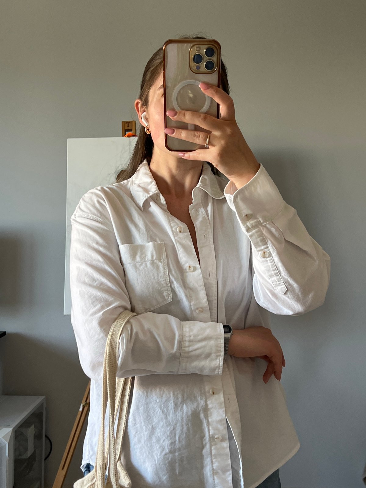 Person documents afternoon in Ternopil through selfies and cat photo