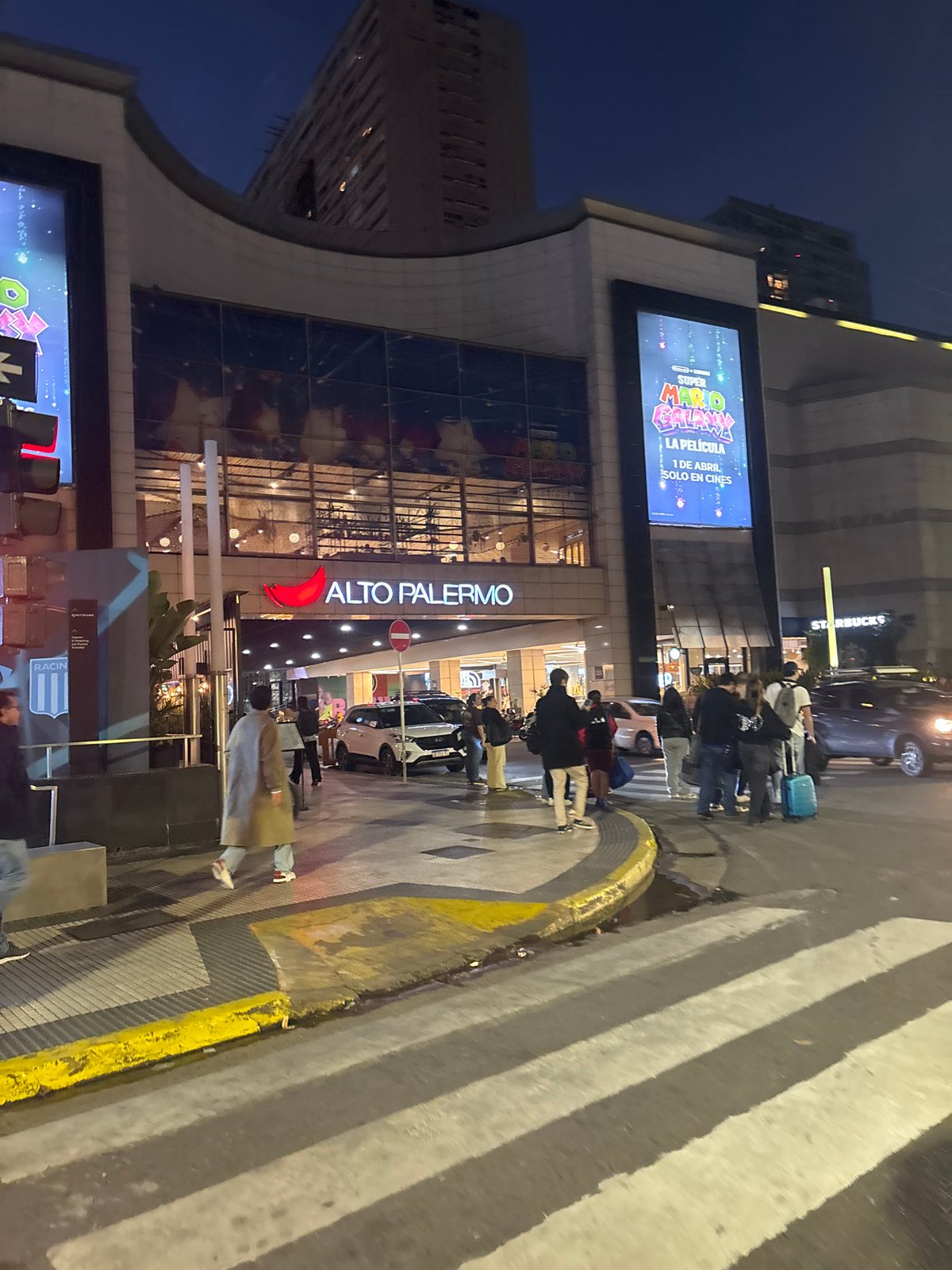 Evening scenes documented around Alto Palermo shopping district, Buenos Aires