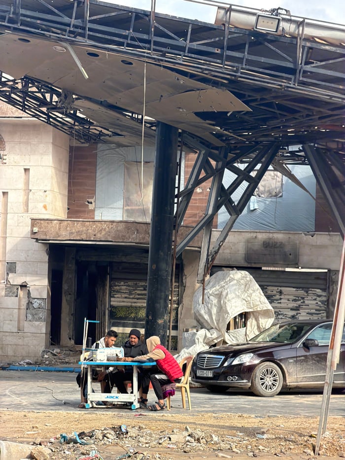 Widespread building damage and makeshift shelters observed in Gaza