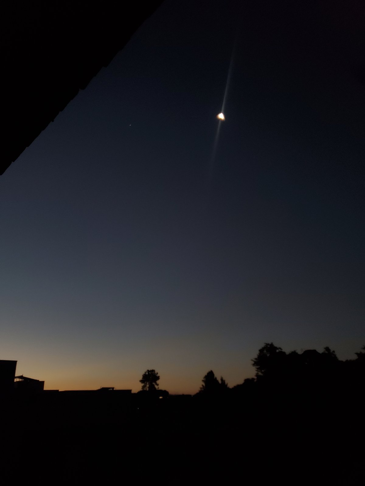 Twilight sky gradient observed over Curitiba, Brazil