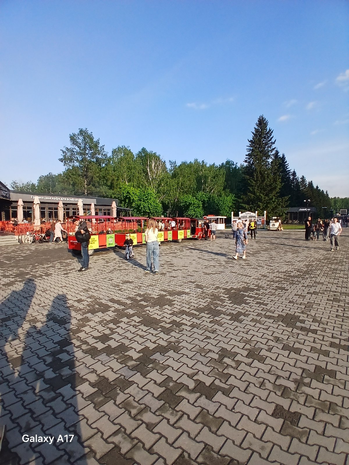 XV Barbecue Festival draws crowds in Yekaterinburg with live music