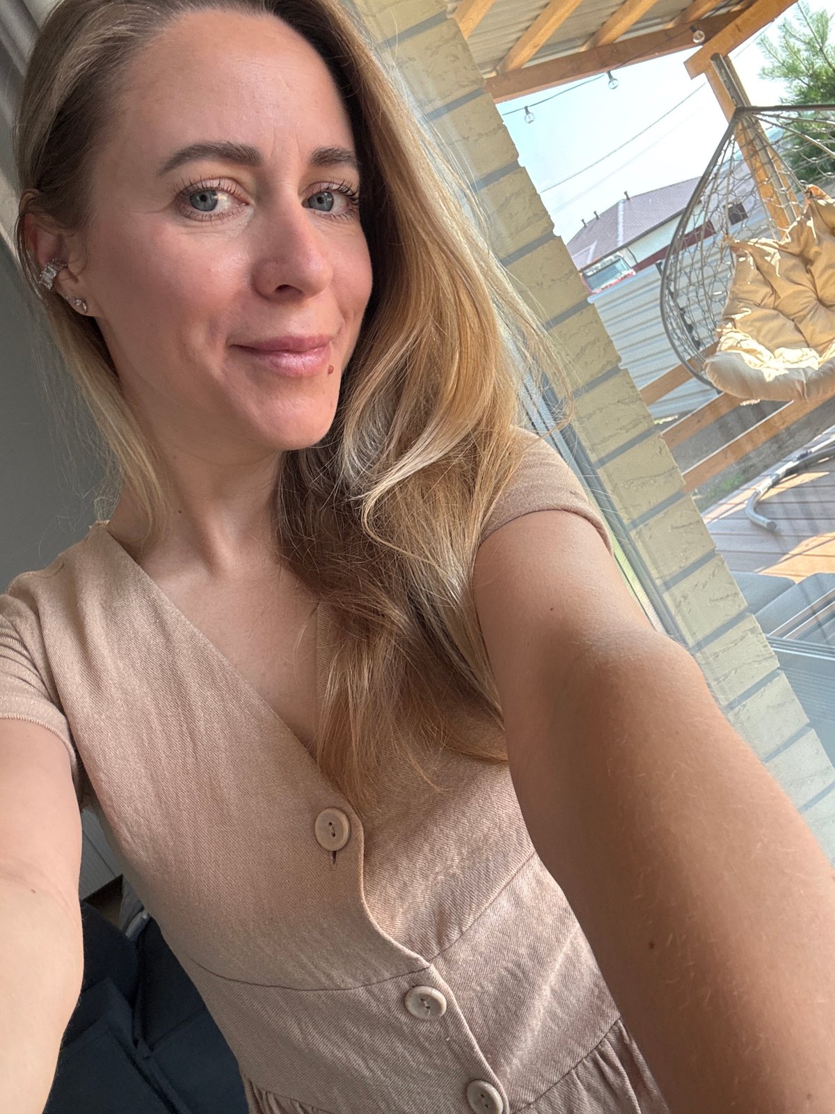 Casual morning selfies at home in Chaikovsky, Russia