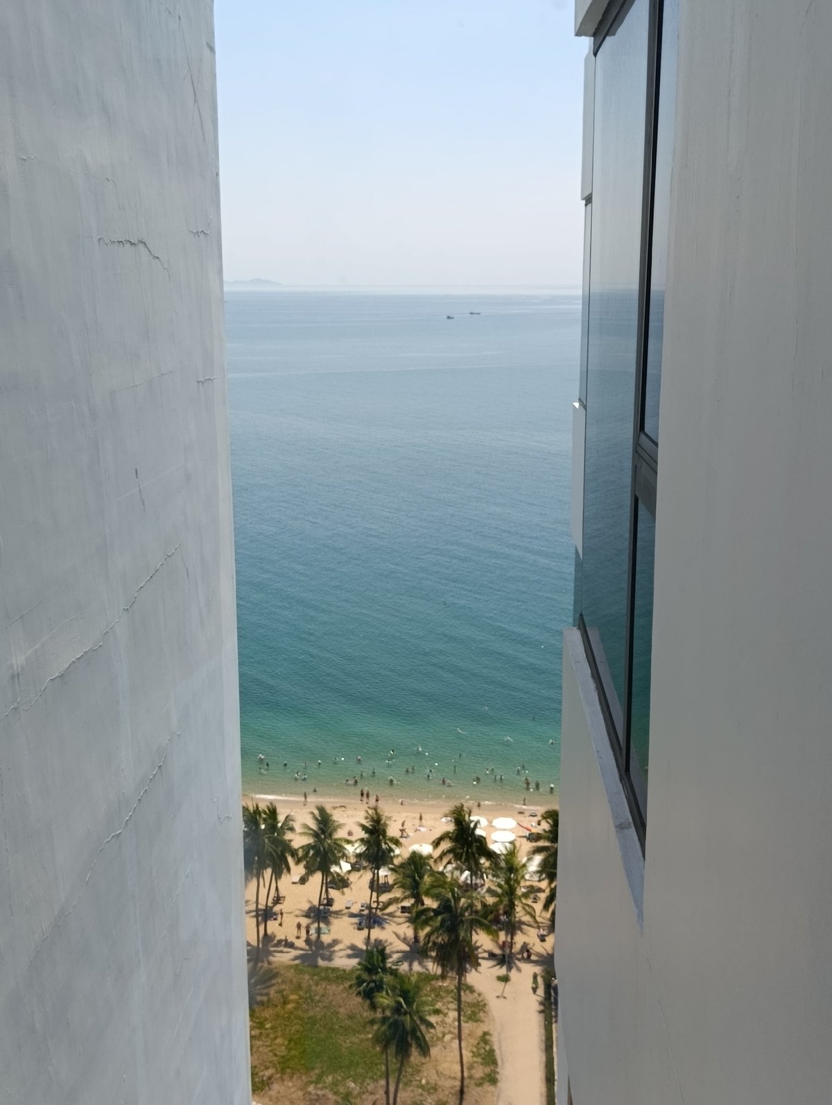 Hotel guest captures late night beach views in Nha Trang