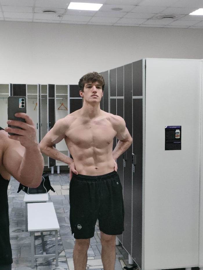 Routine gym activities documented at Chaikovsky fitness centers