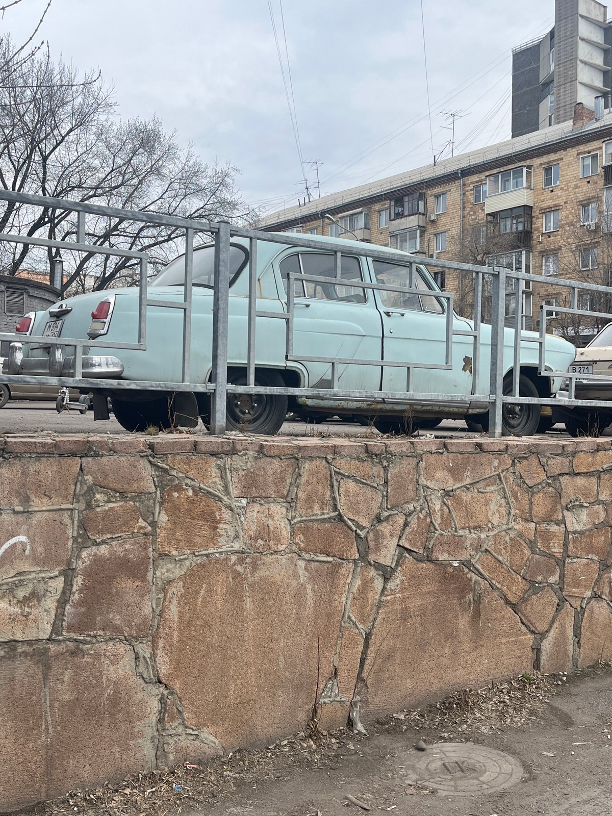 Morning urban wanderings capture architecture, vehicles, everyday city life