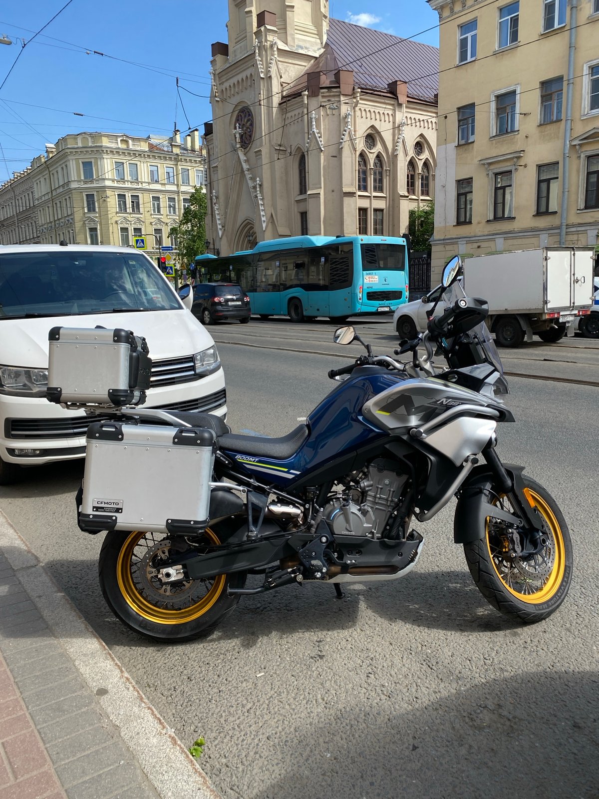 Tourist documents Saint Petersburg landmarks during morning walkabout