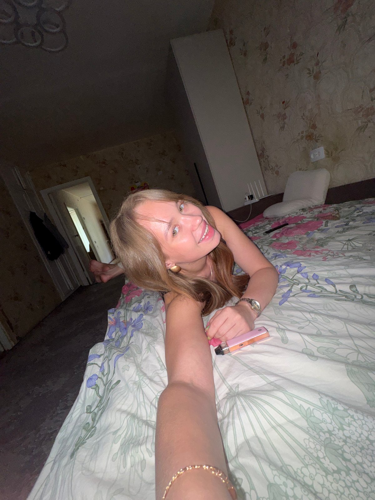 Woman takes bedroom selfies in Chaikovsky, Russia