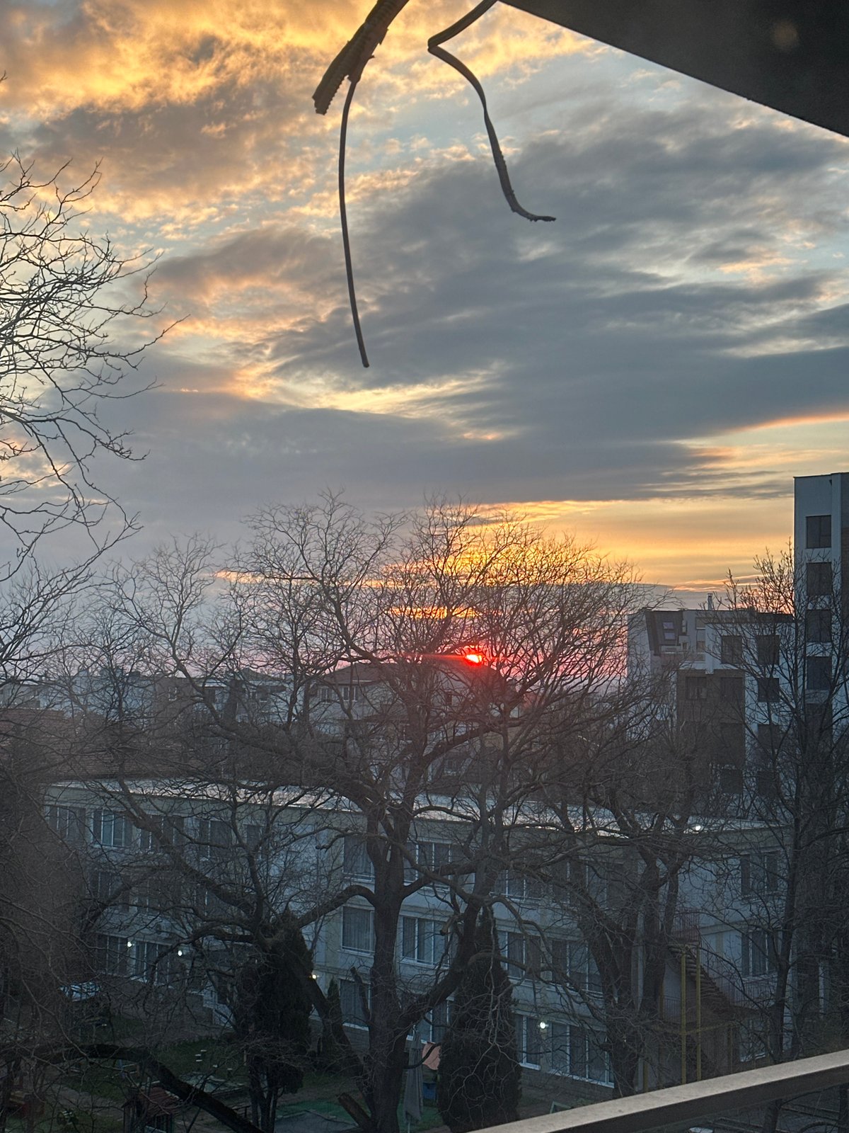 Evening documentation captures sunset, streets, personal moments in Varna