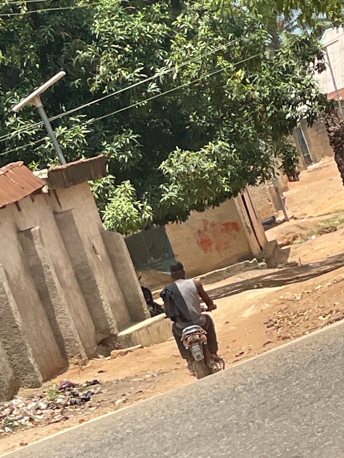 Ordinary morning moments documented in Mararaba, Nigeria streets
