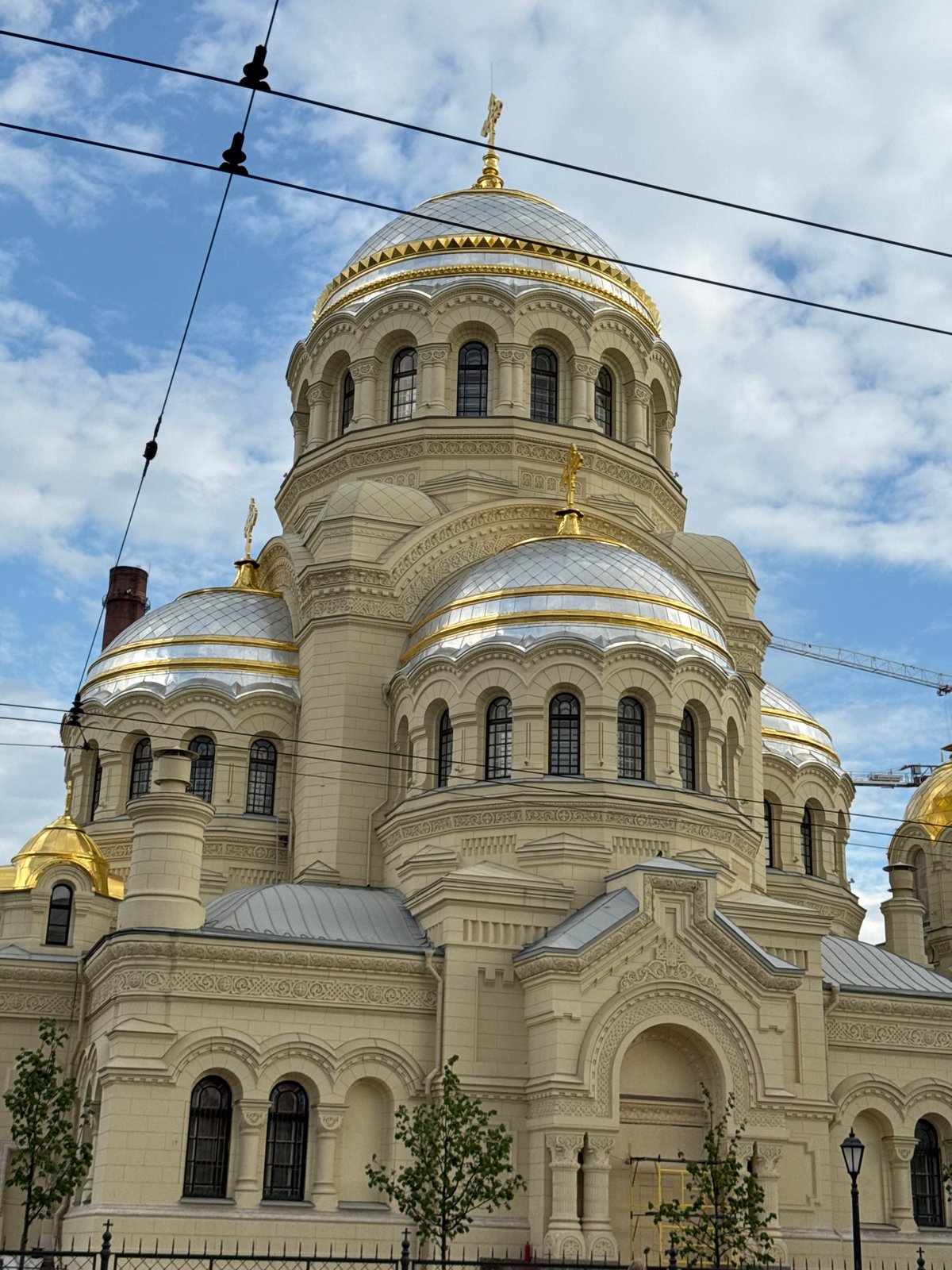 Witness documents Saint Petersburg landmarks and construction sites