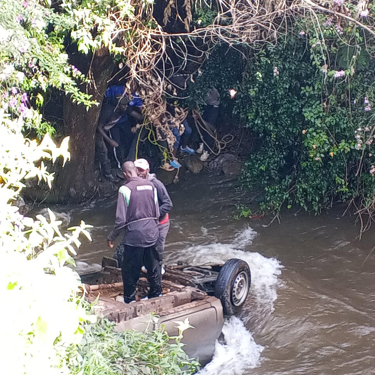 Pickup truck overturns in Nyeri river, rescue efforts underway