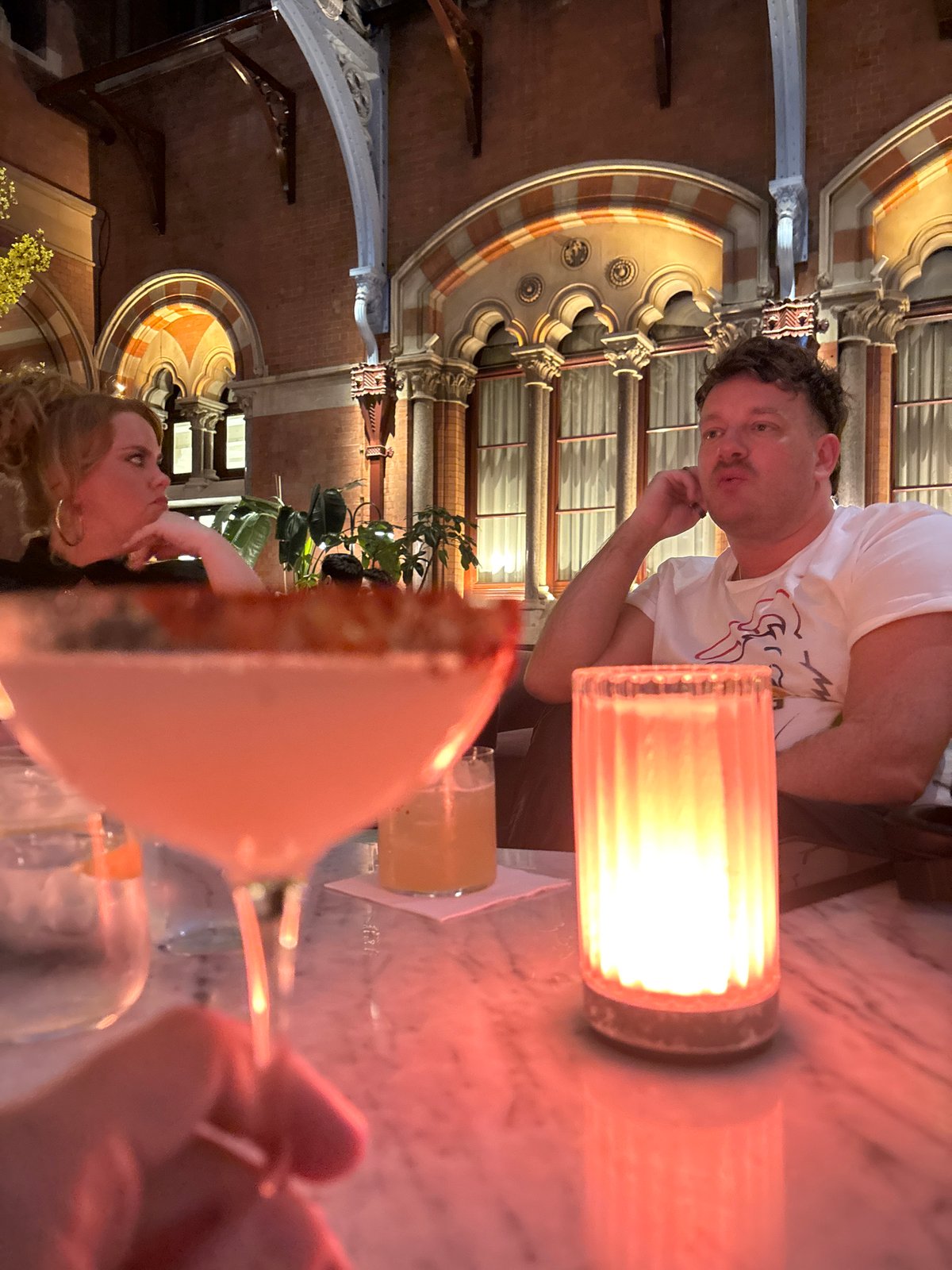 Diner documents meal experience at London Hawksmoor steakhouse
