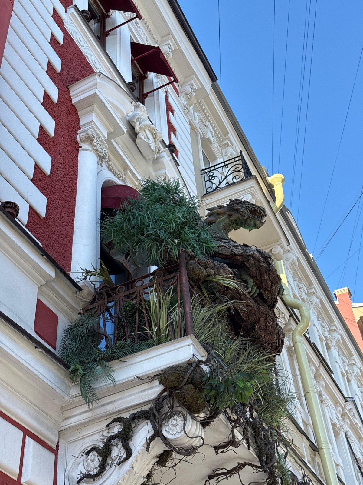 Afternoon walkabout through Saint Petersburg's canals and ornate streets