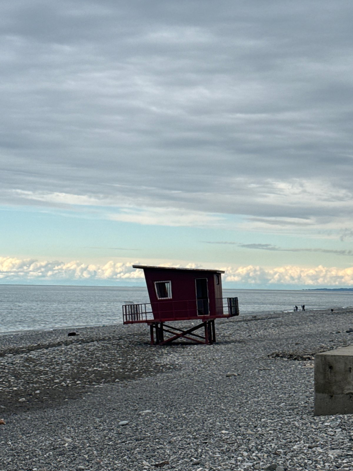 Ordinary coastal life documented in Batumi during Friday afternoon