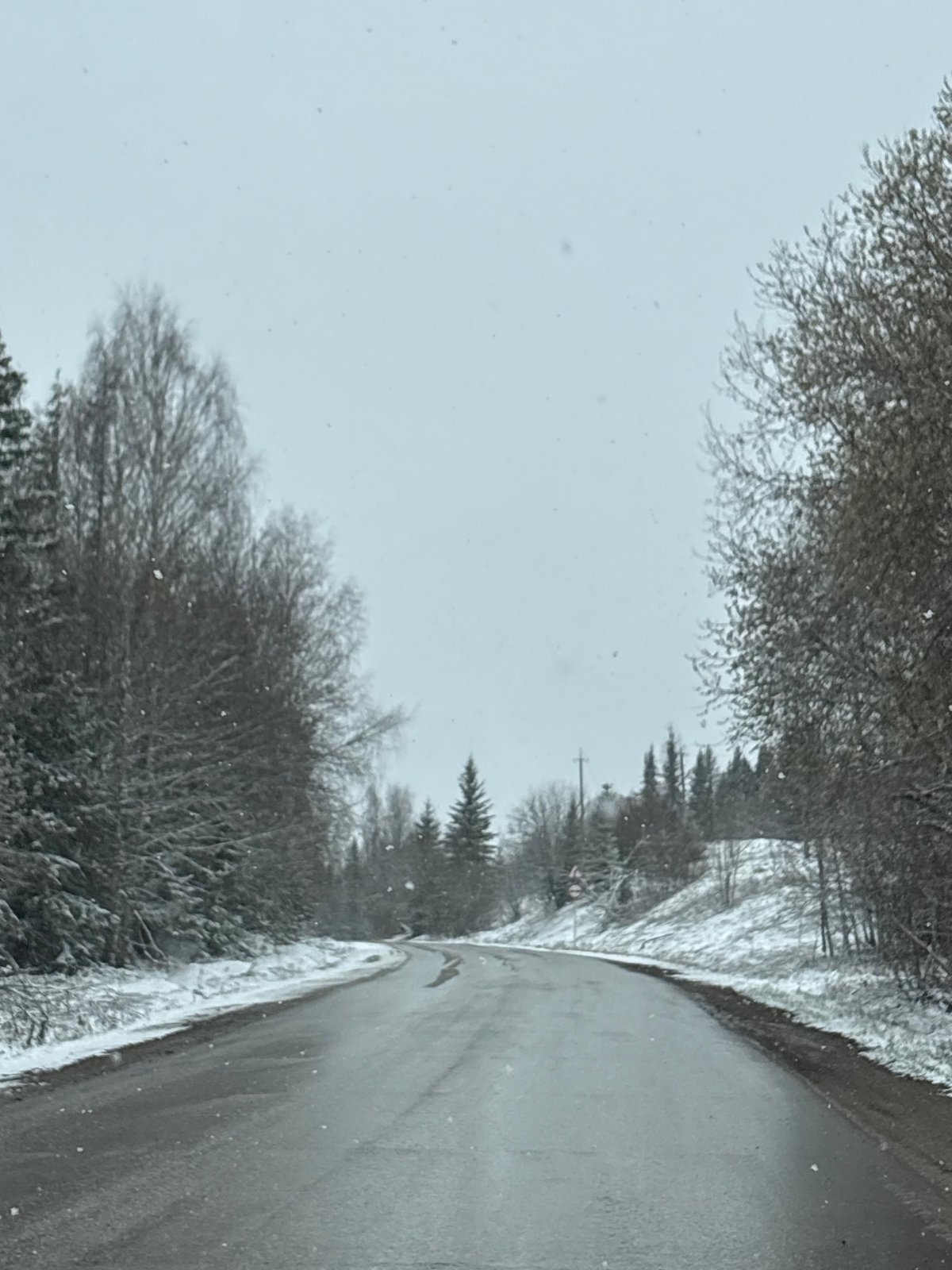 Winter road conditions documented in Майский, Russia