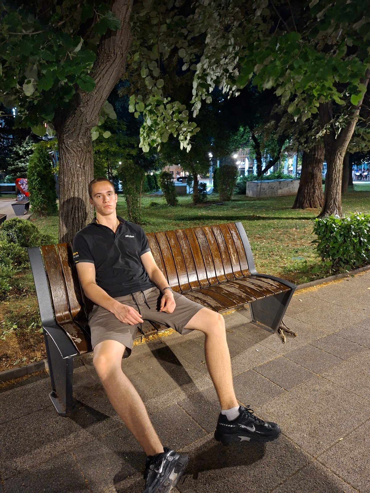 Evening hangout in a Vratsa park, phones out