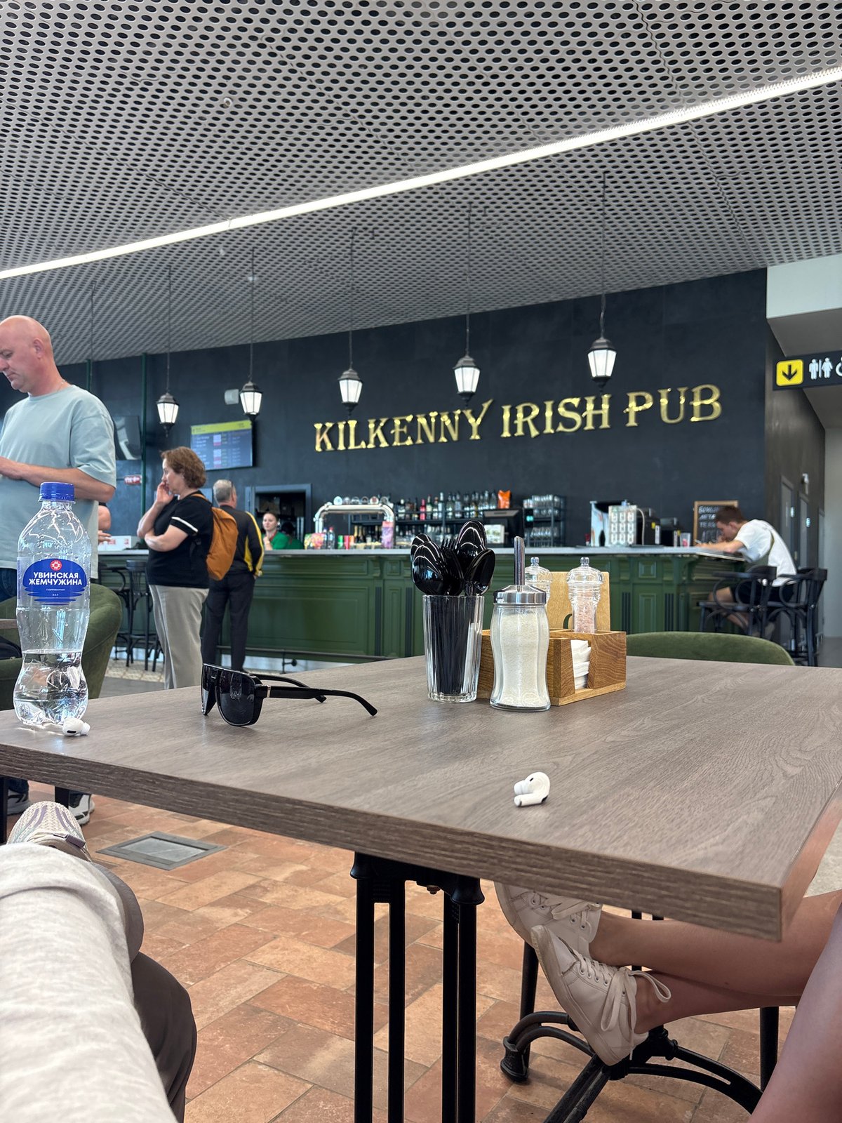 Kilkenny Irish Pub interior documented in Новое Мартьяново