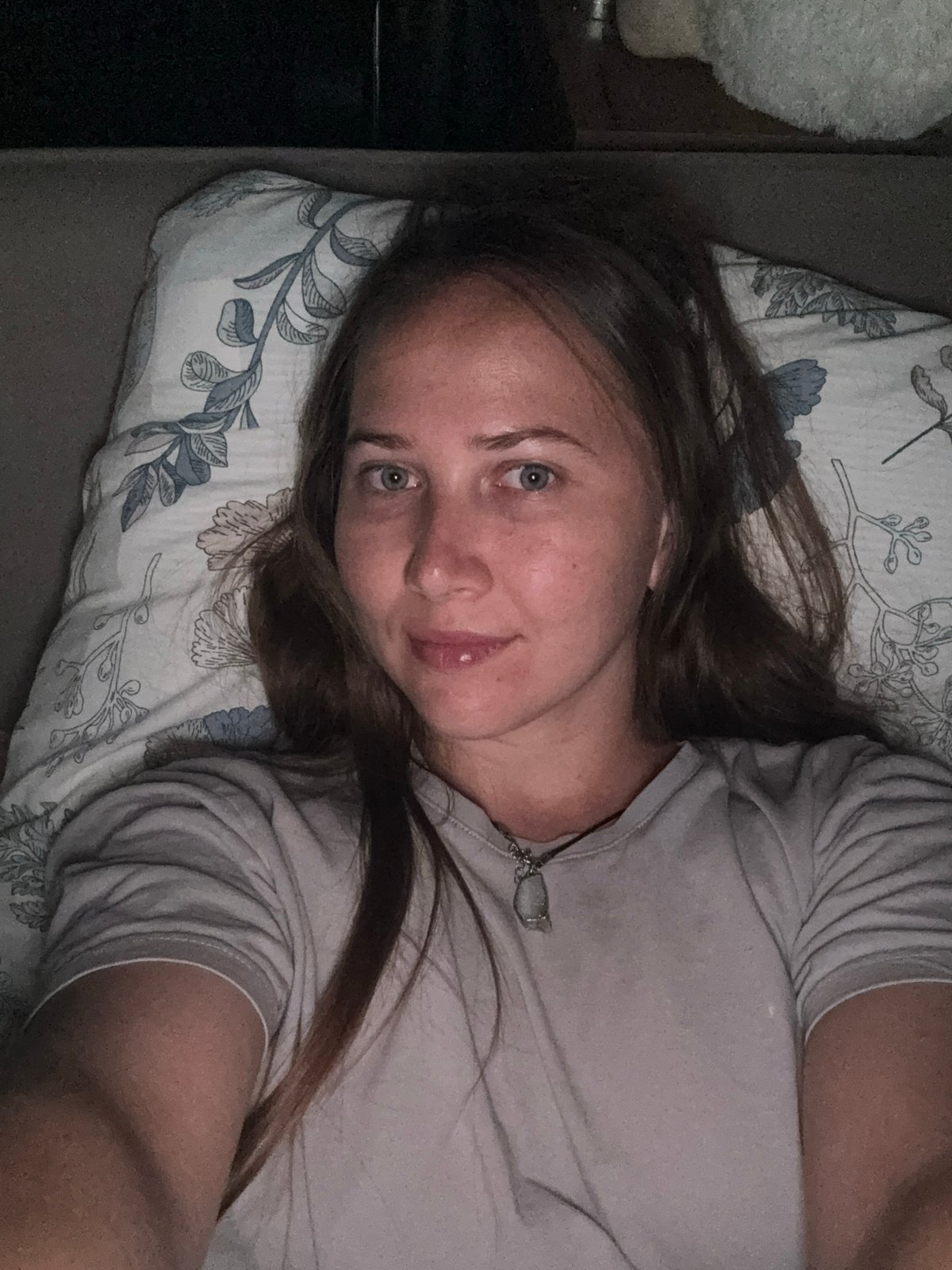 Evening Documentation Captures Personal Moments, City Walks in Izhevsk
