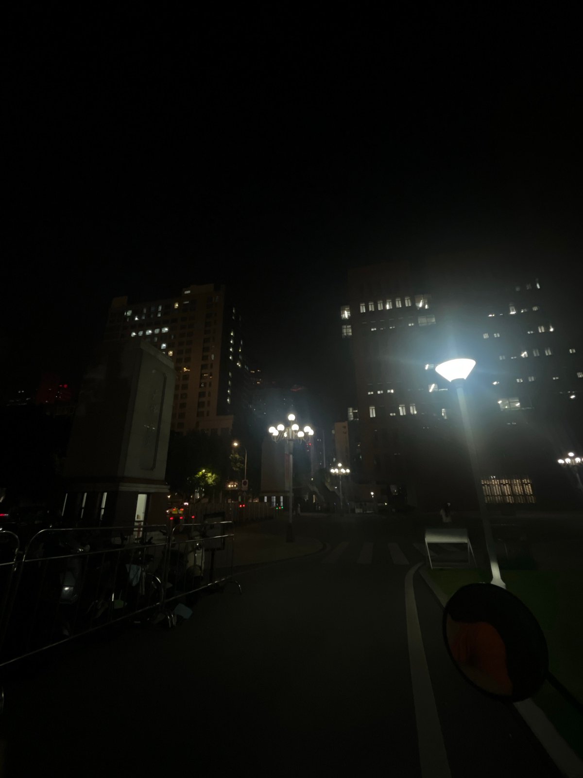 Nighttime urban scenes documented in Yuzhong District, China