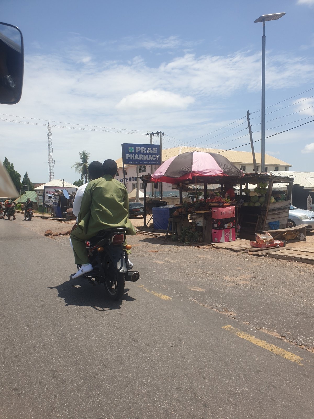 Daily life documented in two Nigerian communities