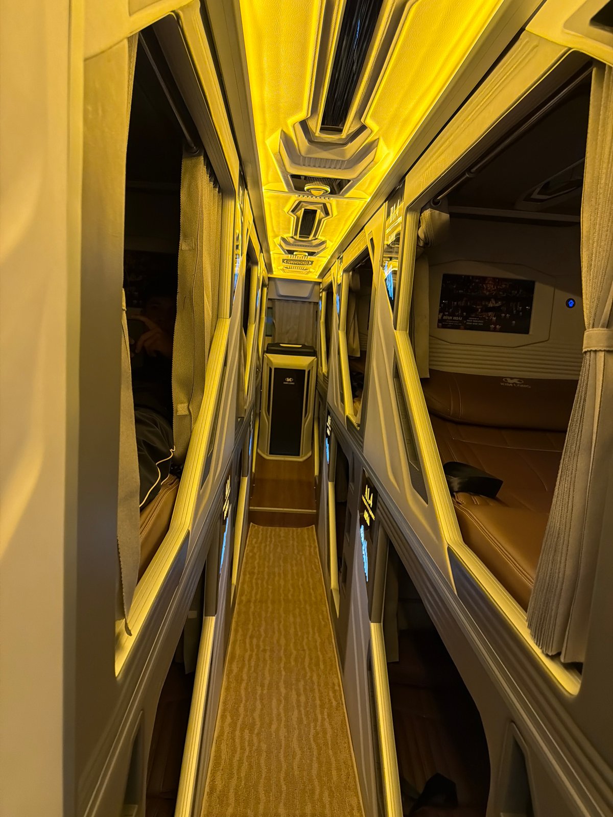 Modern sleeper bus interior documented in Đà Nẵng Vietnam