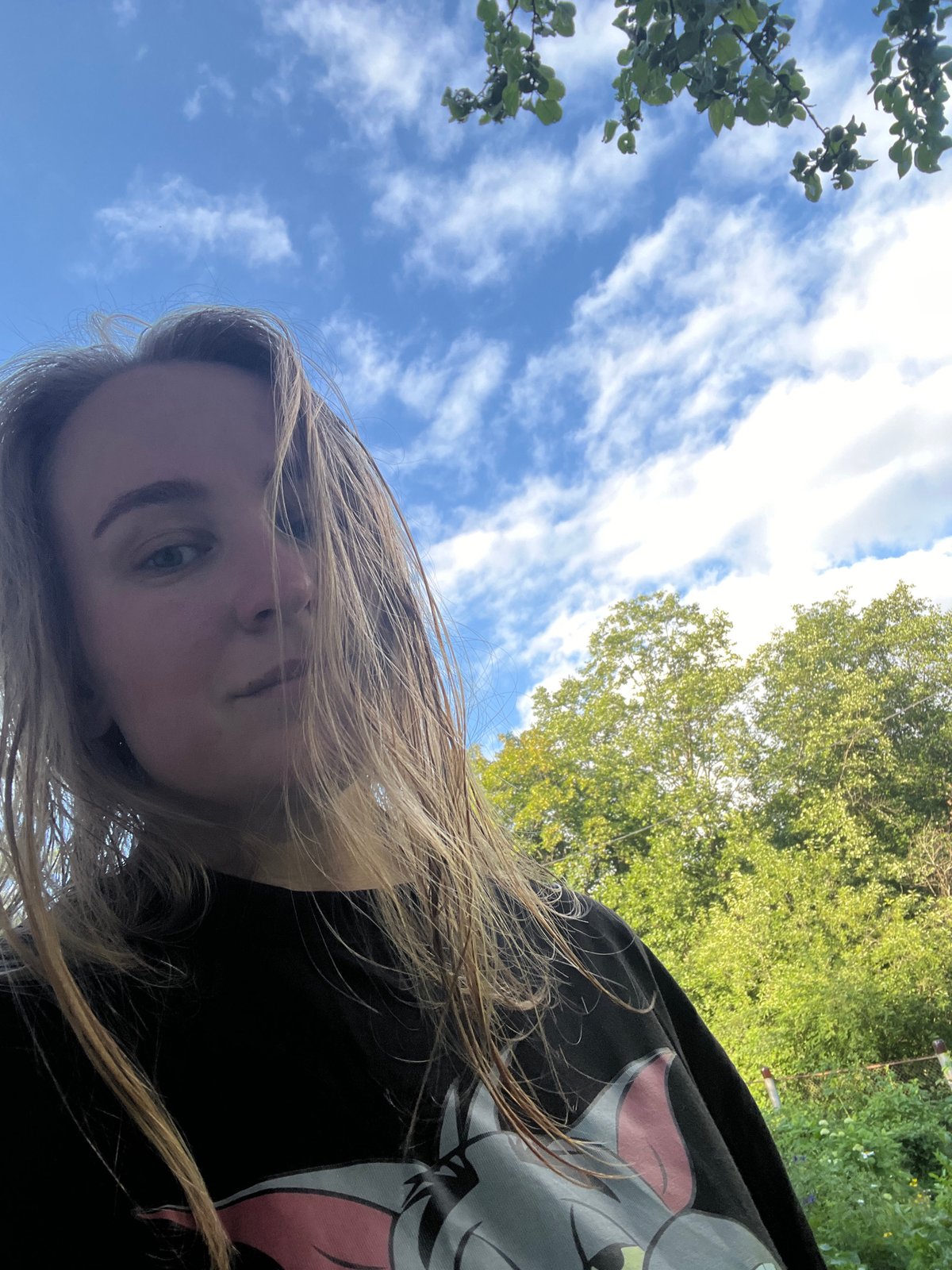 Summer afternoon at home in Chaikovsky — garden, greenery, selfies