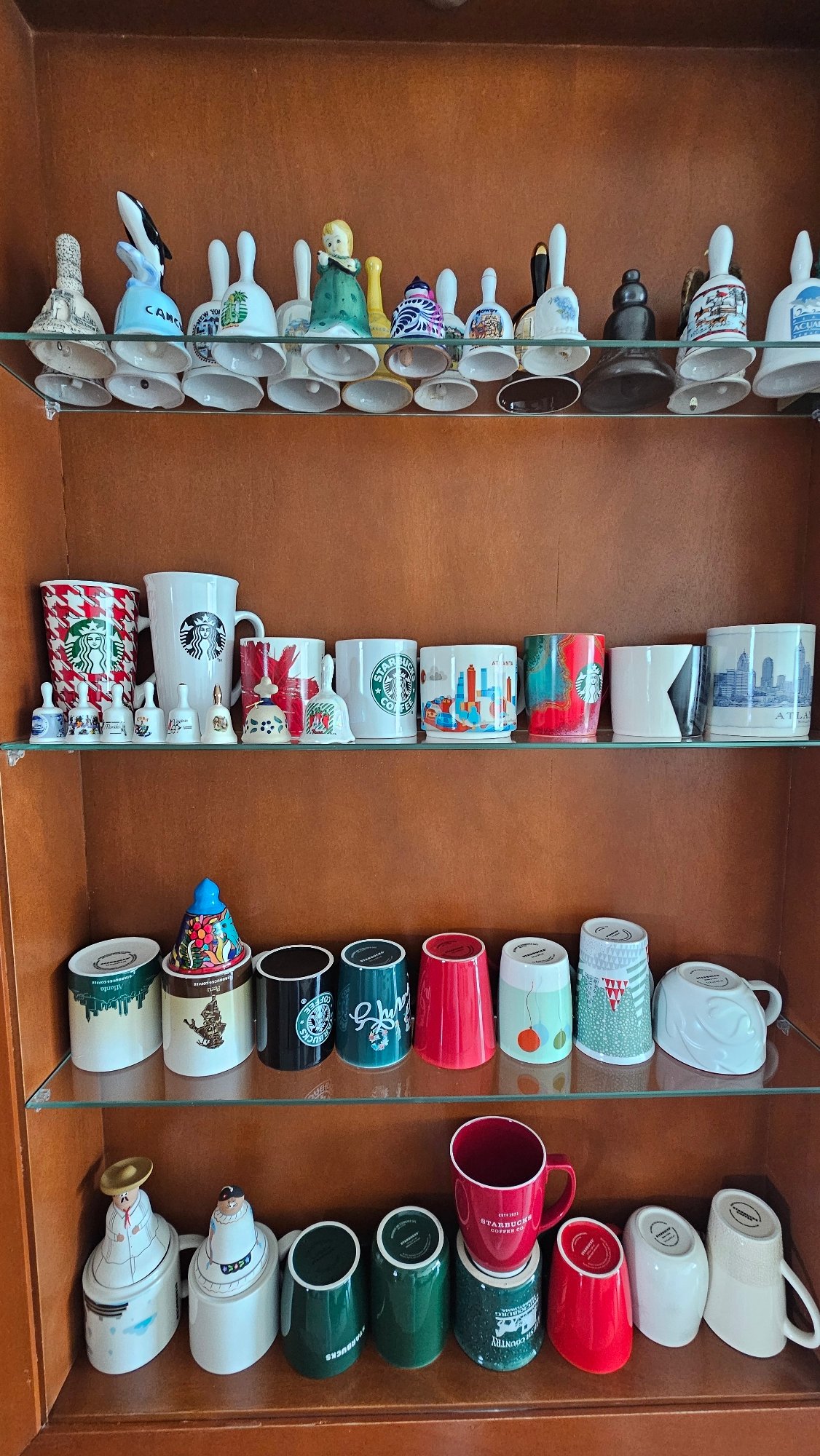 Mexican household crafts and decorative items documented in Tlaxcalancingo