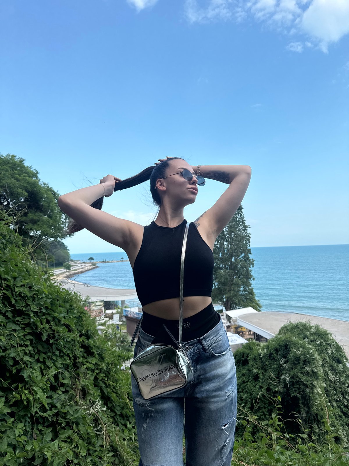 Couple documents coastal sightseeing session in Varna, Bulgaria