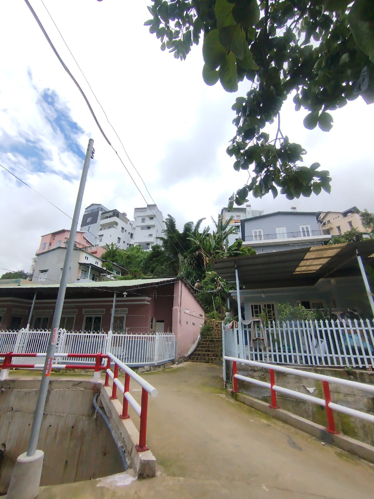 Early morning documentation of Da Lat residential architecture and streets