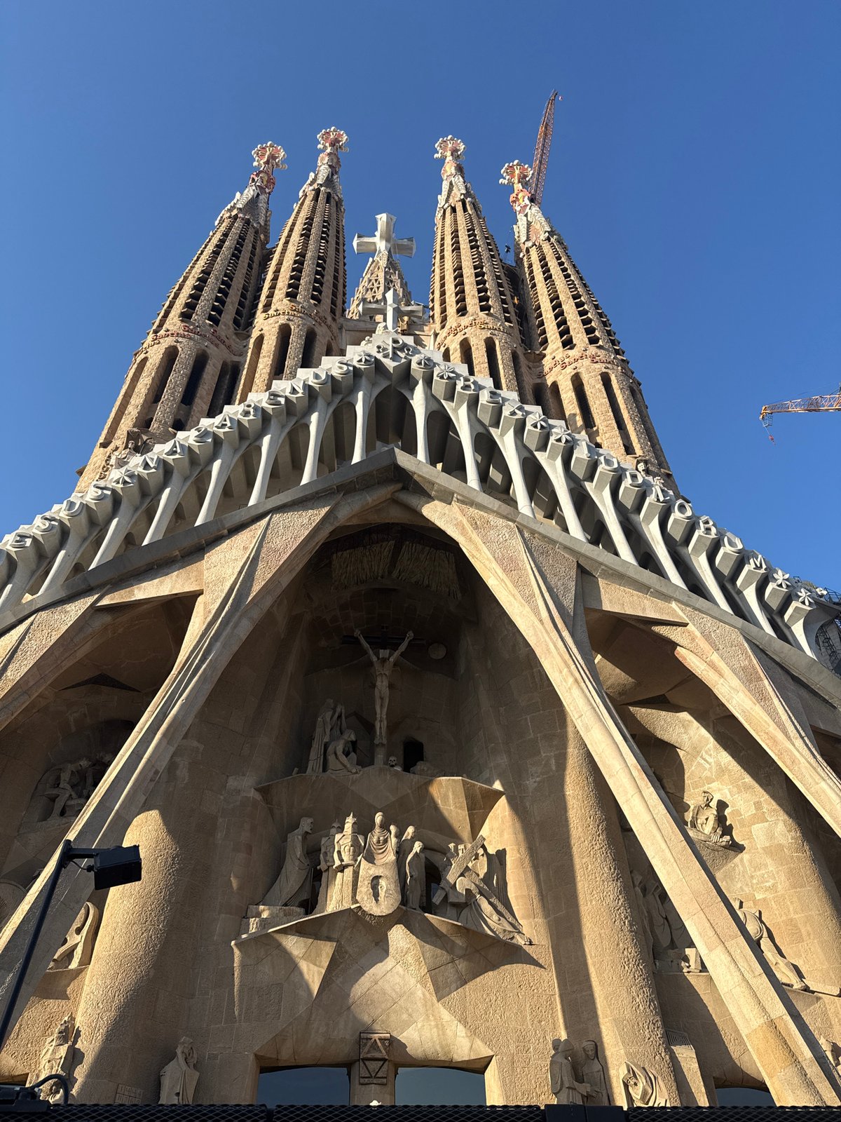 Afternoon tour around Sagrada Família and central Barcelona