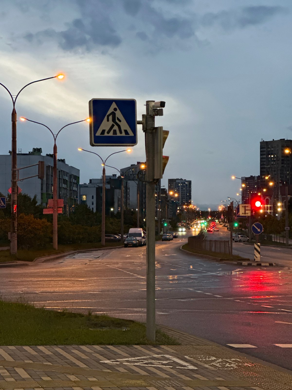 Evening street scenes documented across Minsk area after rainfall