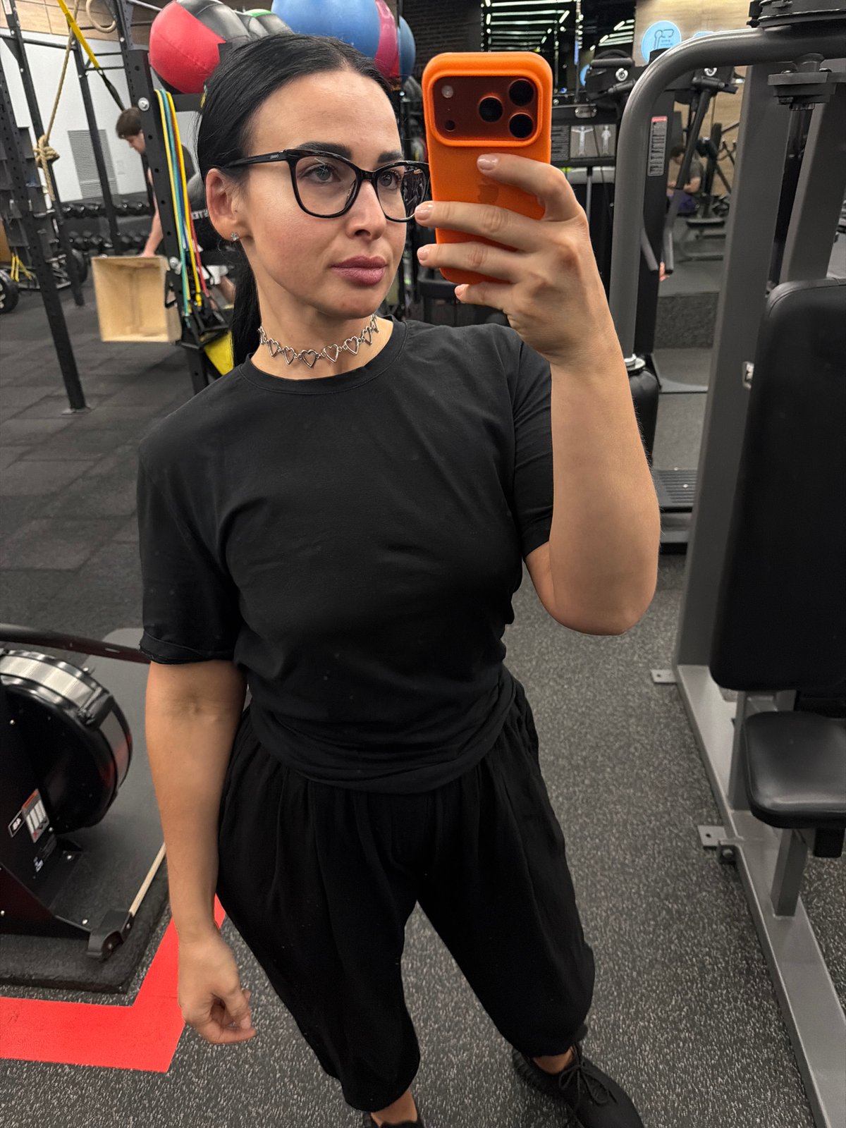 Woman documents workout session at Saint Petersburg gym