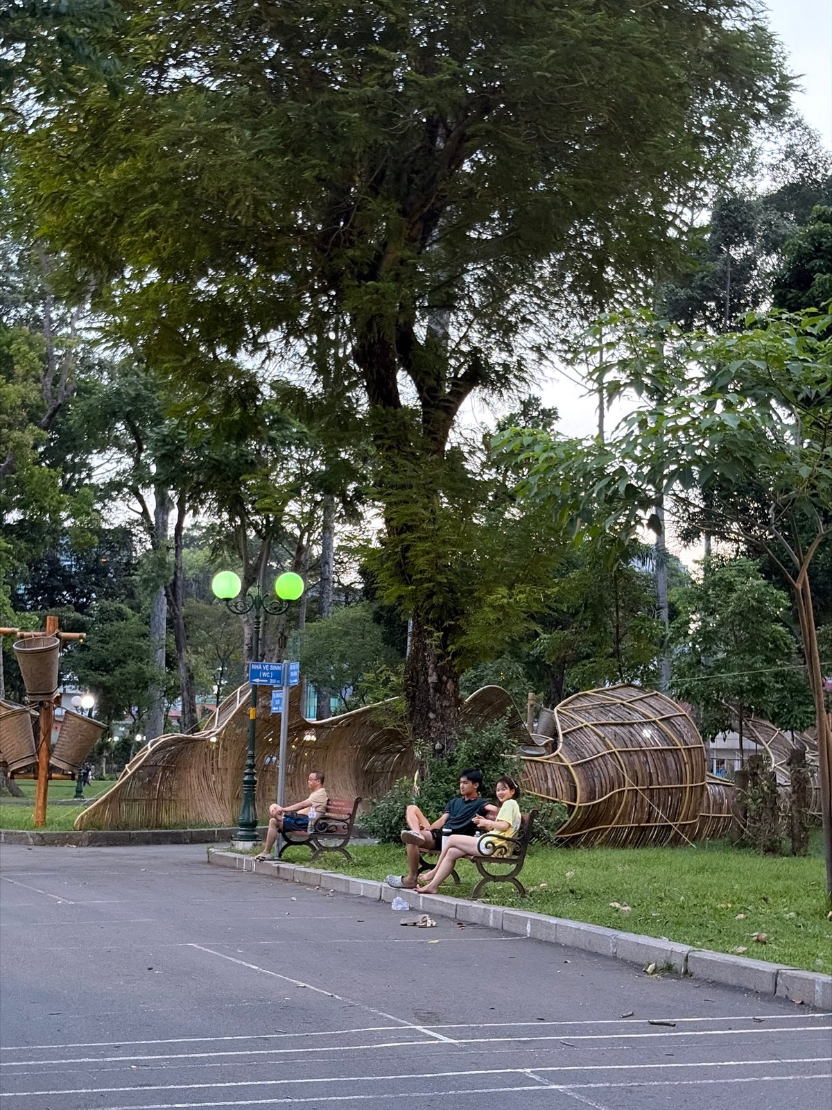 Night walk through Thủ Đức temples, streets, and parks