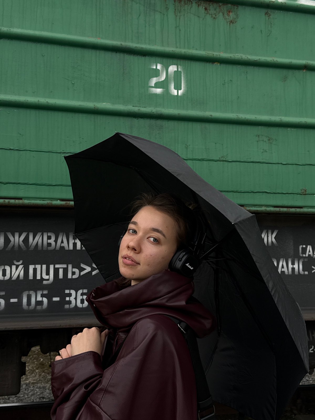 Daily life moments captured across Chaikovsky, Russia during spring afternoon