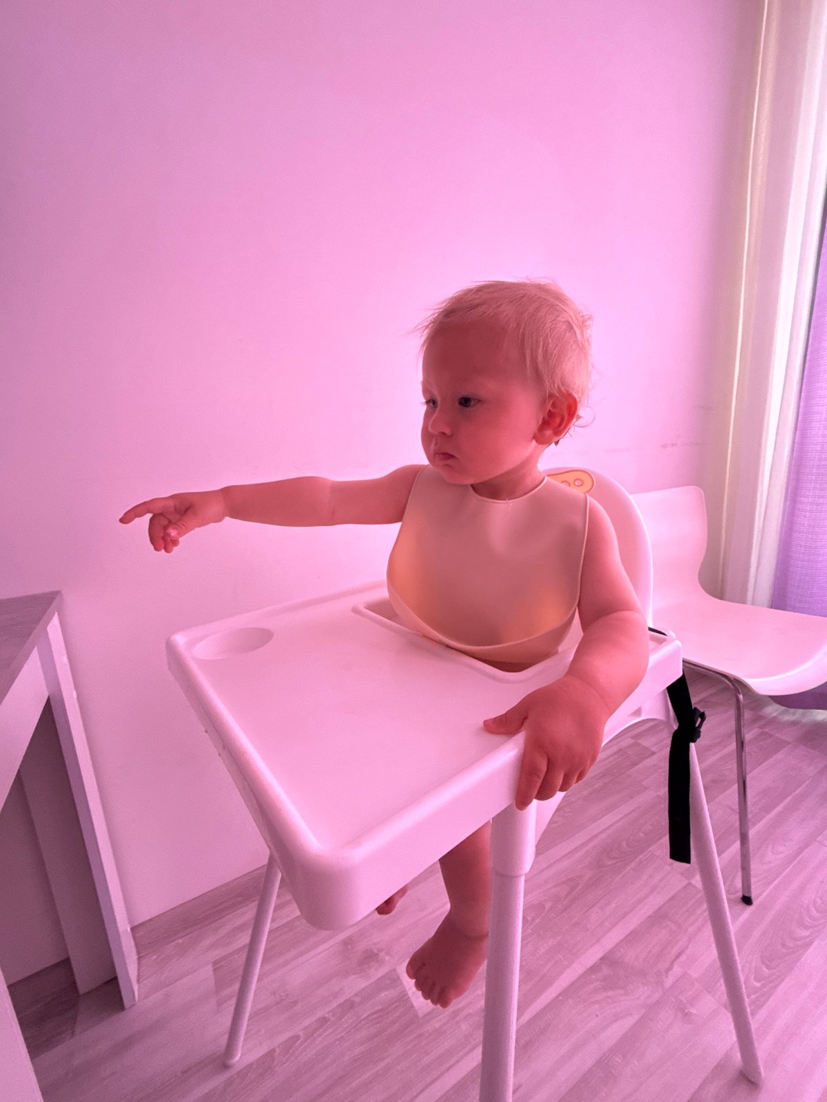 Home day in Sochi: toddler meals, toy cars, and apartment life