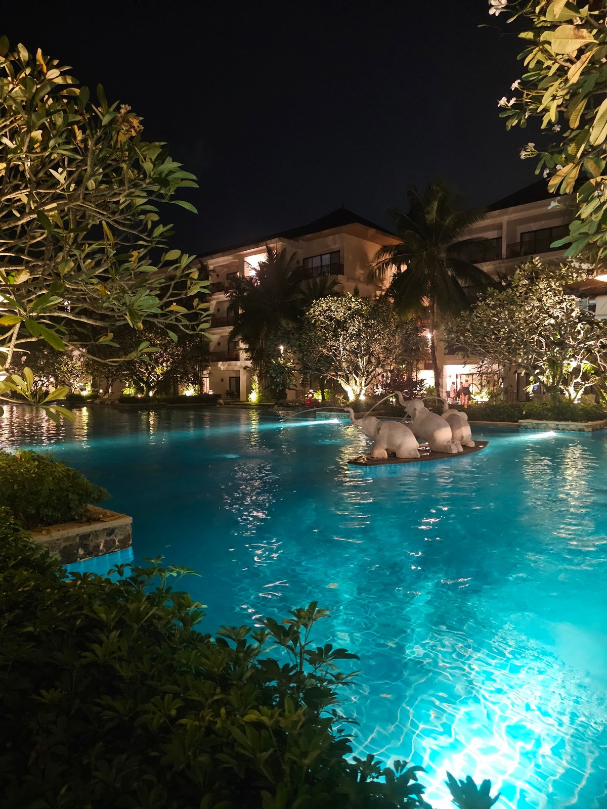 Nighttime walkthrough of a Sakhu resort and beachfront