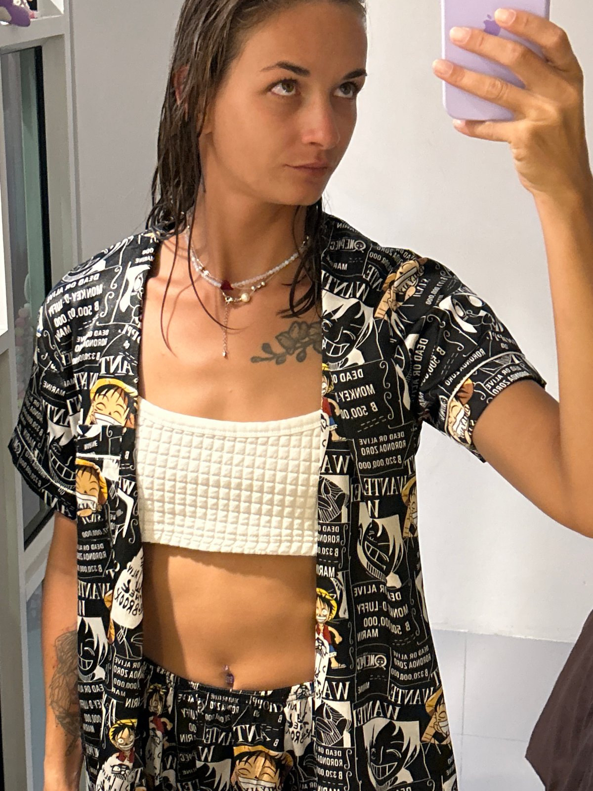 Mirror selfies and a 'Tradition' graphic from Kathu