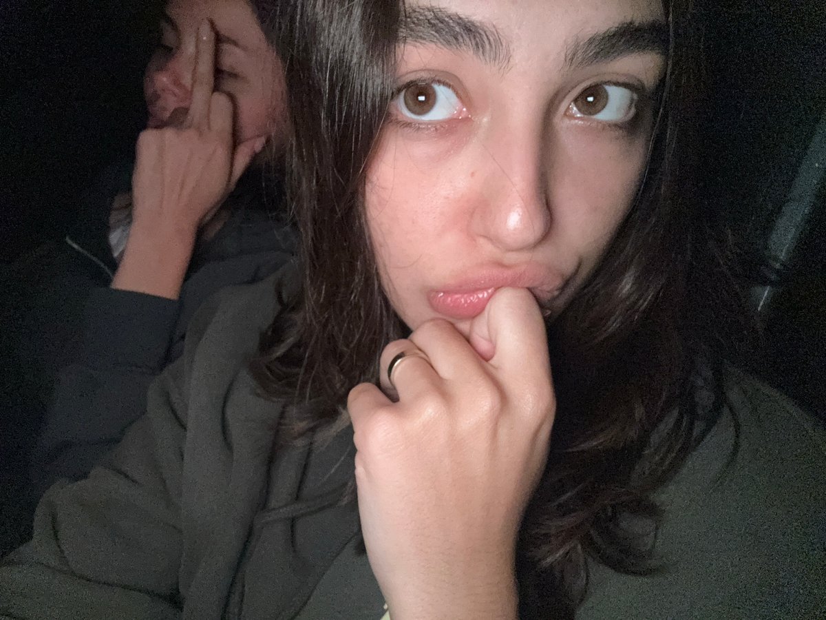 Person takes selfies, watches TV in Puerto Marqués room