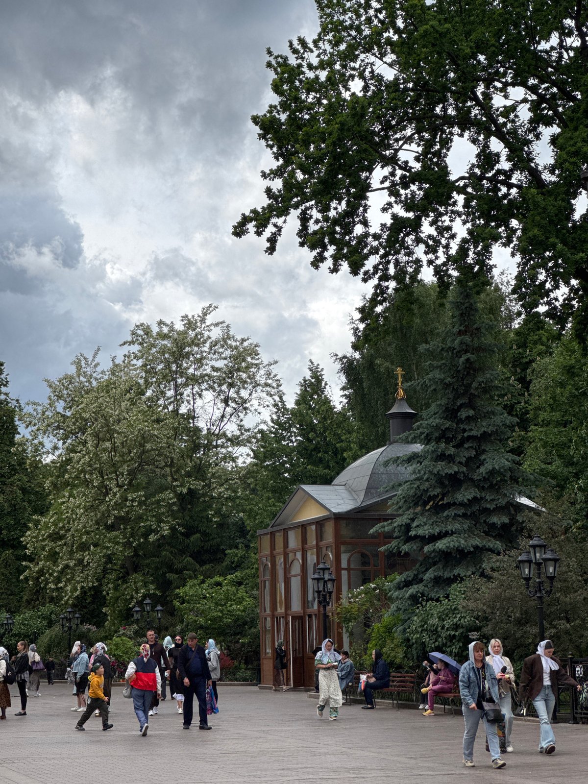 Moscow religious sites visited by tourists during morning hours