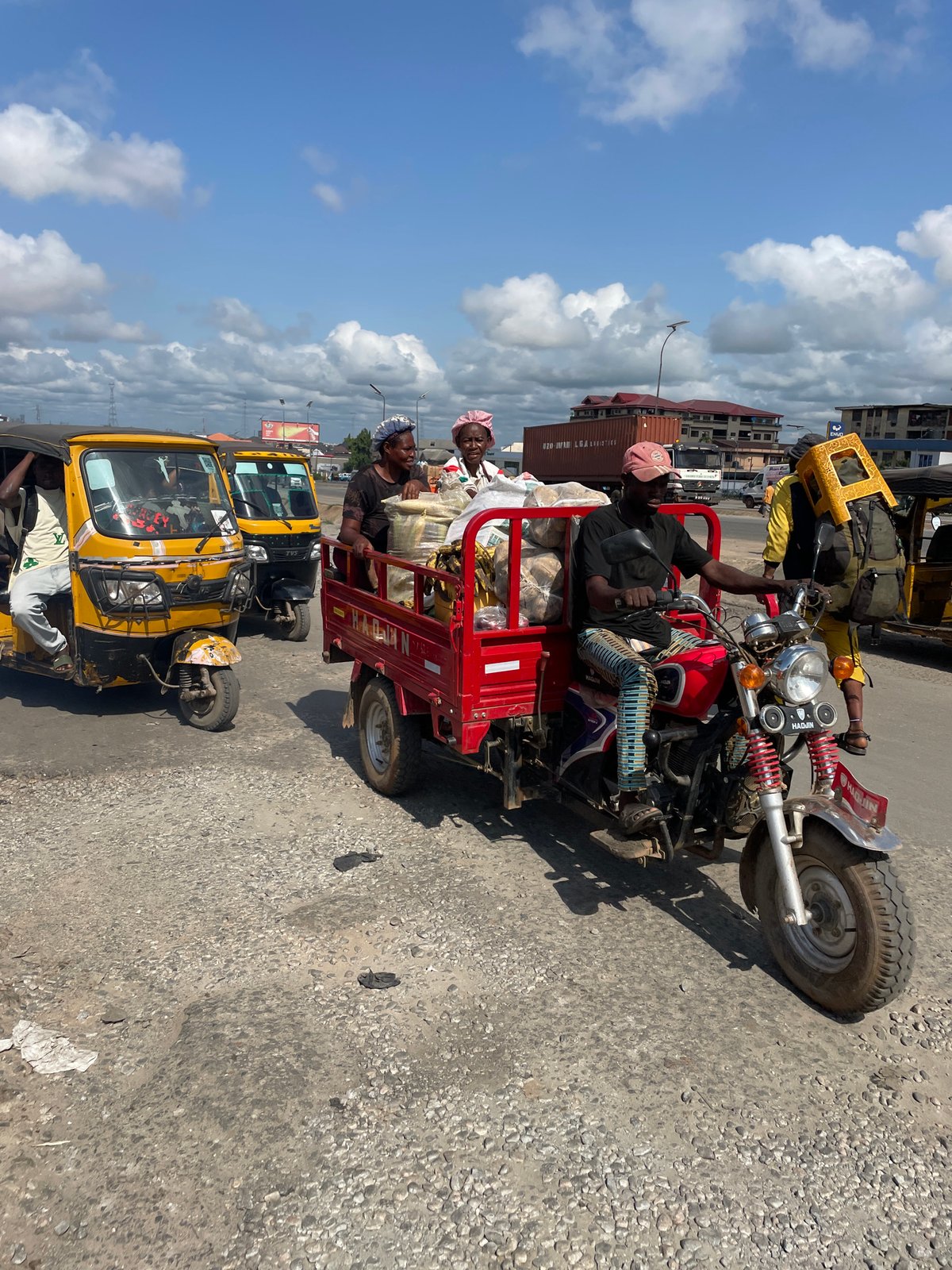 Morning trade and street life across Onitsha and surroundings