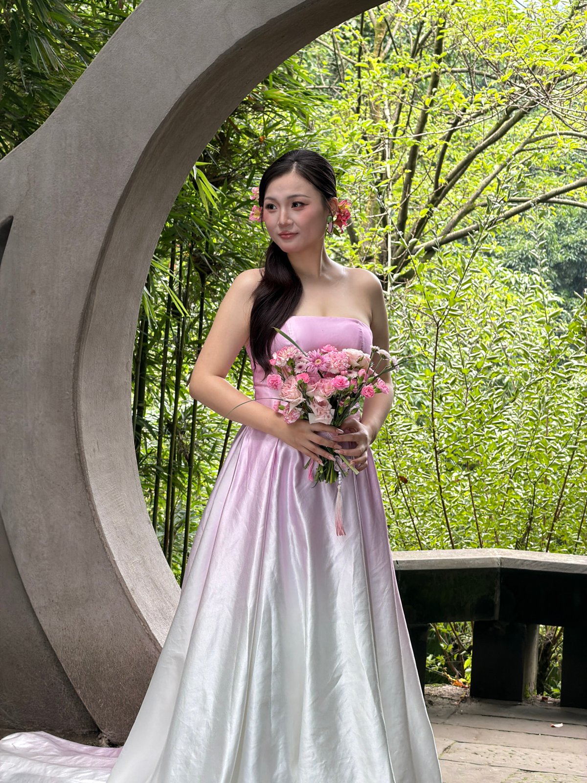 Formal attire and park scenery in Yuzhong District, Chongqing