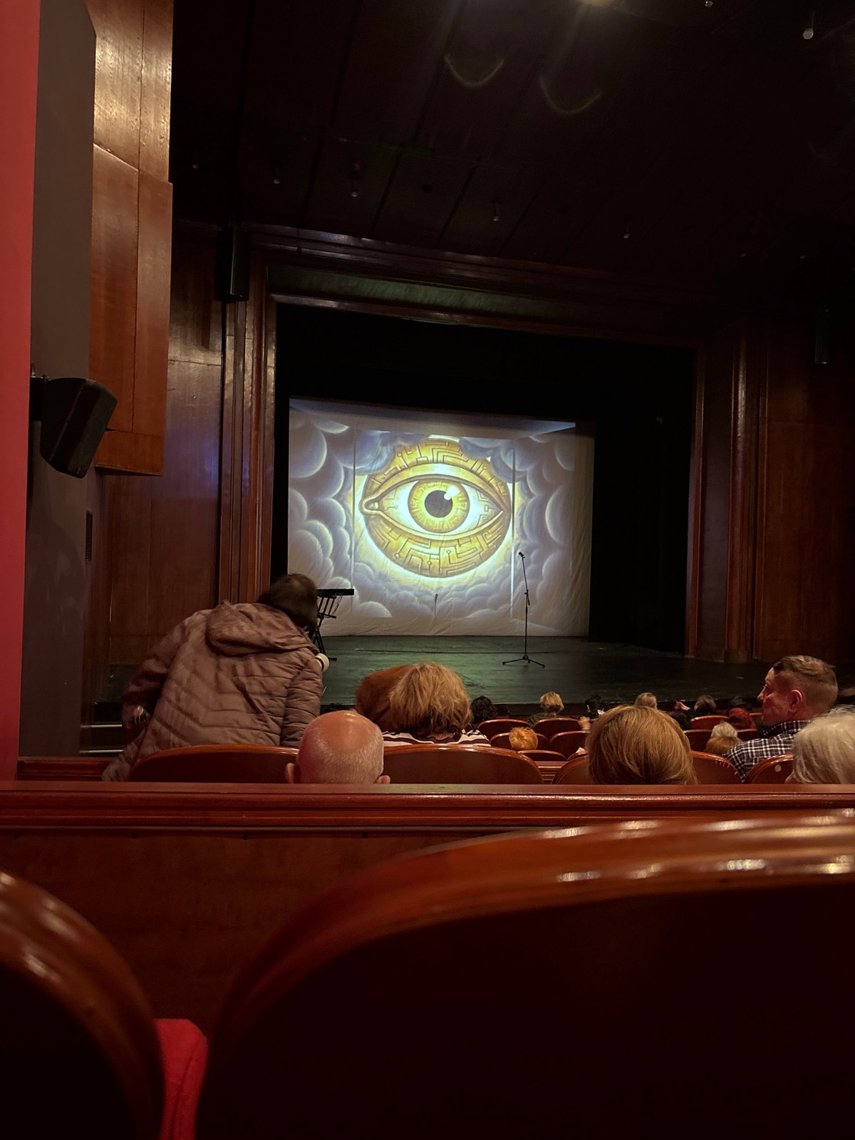 Live performance draws audience to Burgas theater