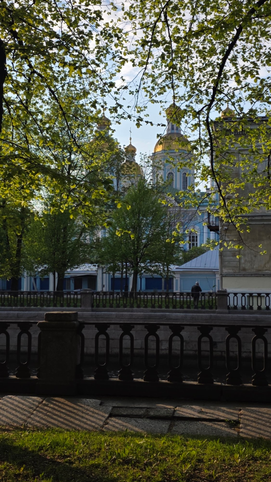 Spring afternoon documentation of Saint Petersburg's historic cathedrals and parks