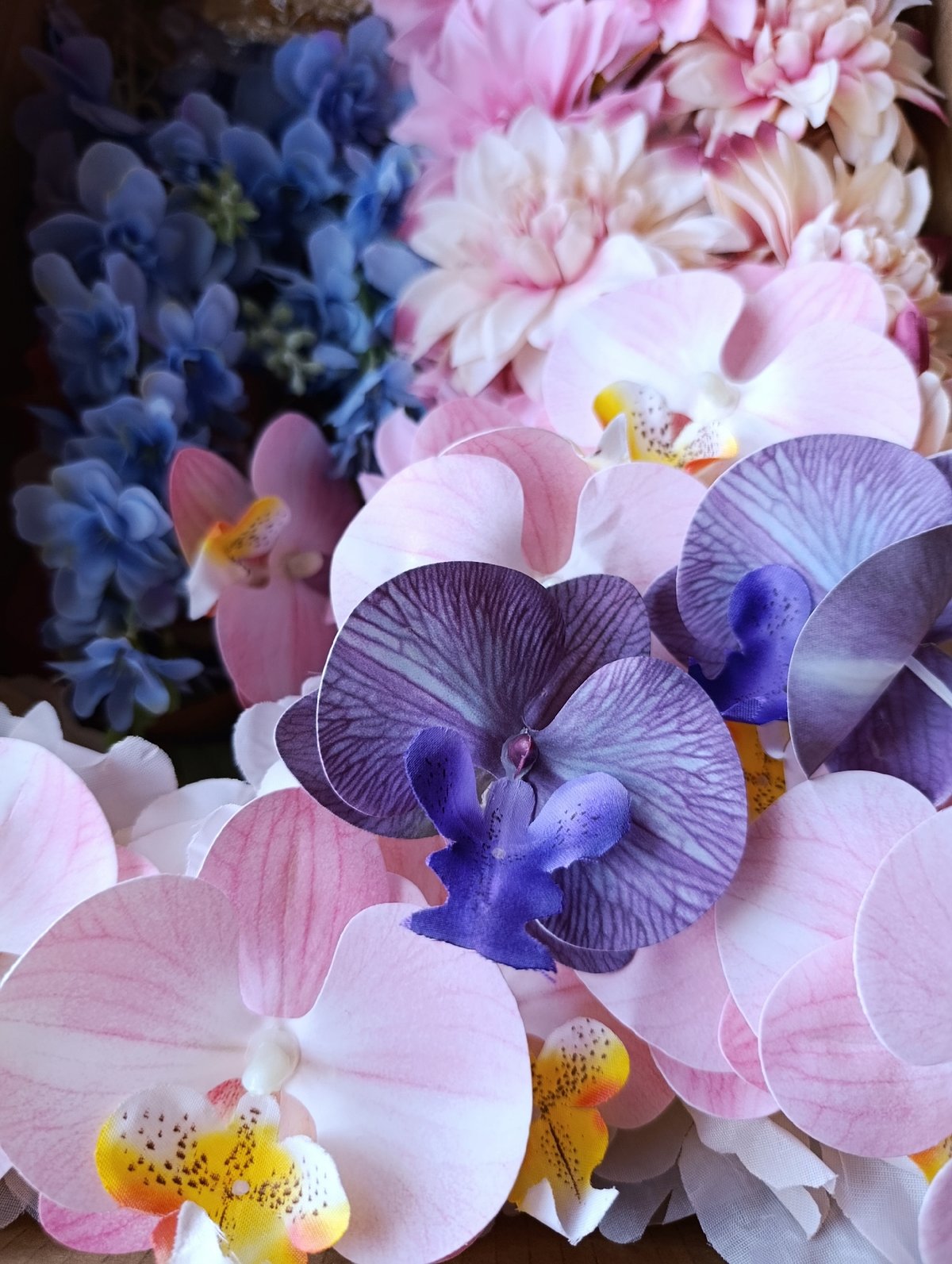 Morning cooking and flower arranging documented in Svilengrad